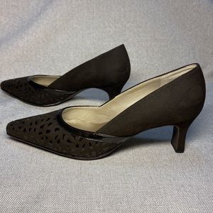 New. TInaba Tokyo Shoes  Japan, Dark Brown Suede Leather Size 23,5.  US-6